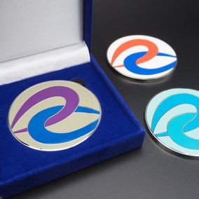 award-van-verbinding-velours-giftbox-Pin's Passion