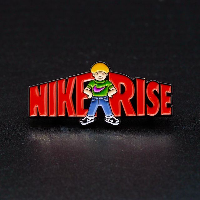 Nike Rise Pins, Speld Nike Swoosh Mannetje met Nike Sneakers en tekst