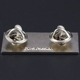 Pin's Passion-2x-Butterfly-tack-sluiting