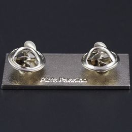 Pin's Passion-2x-Butterfly-tack-sluiting