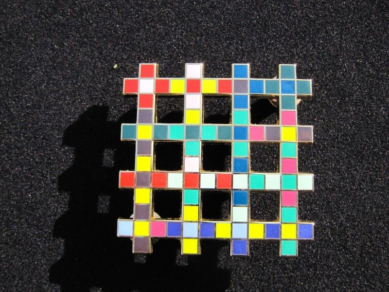 Speciale pins opdracht vierkant, grafisch
