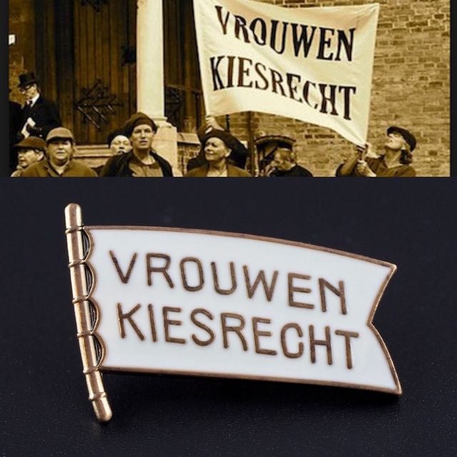 Groninger Museum Vrouwen Kiesrecht Vlag in 3-D Reliëf