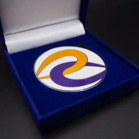 award-van-verbinding-velours-giftbox-Pin's Passion