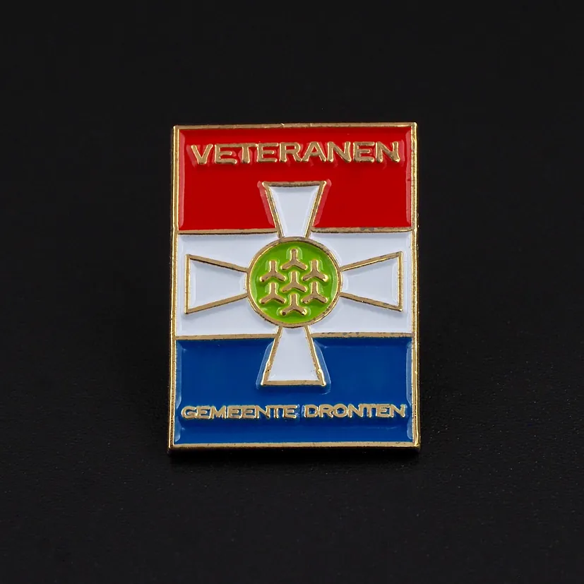 Pin's Passion-IJzer-Koud-Gestempeld-Pins-Veteranen-Gemeente-Dronten