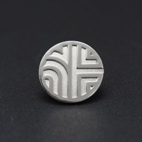 NH Collection Pins Zilver in 2-D Reliëf met Sandblast