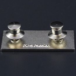 Pin's Passion-2x-Safety-tack-sluiting