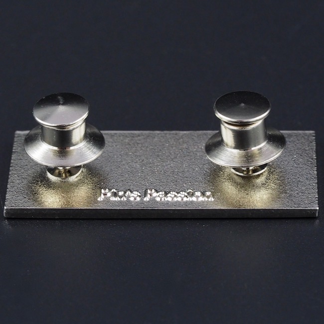 Pin's Passion-2x-Safety-tack-sluiting
