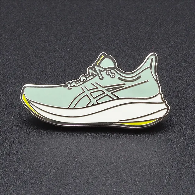 Pin's Passion, ASICS Nimbus26 Schoen Pins