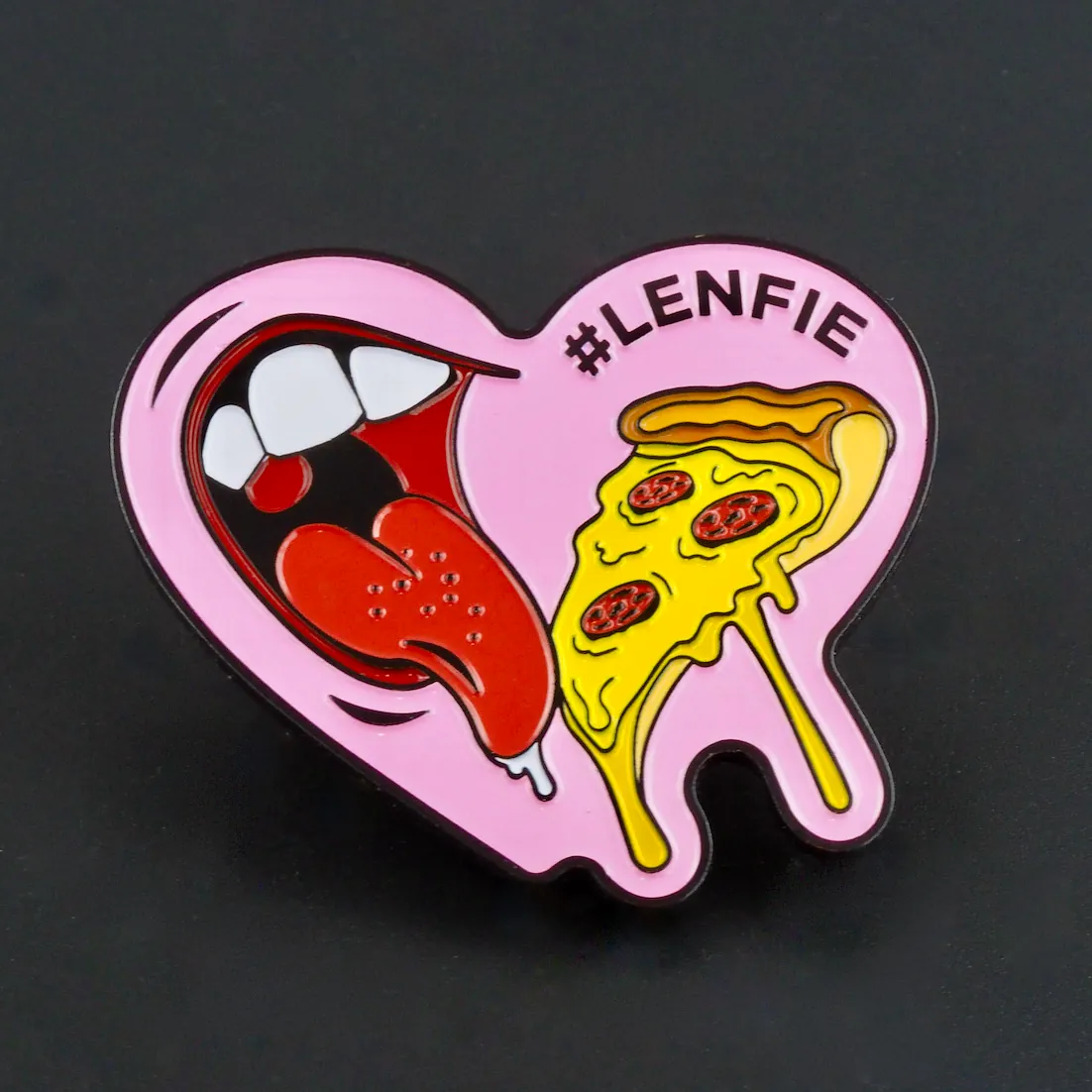 #Lenfie Pins, Mond met Pizzapunt