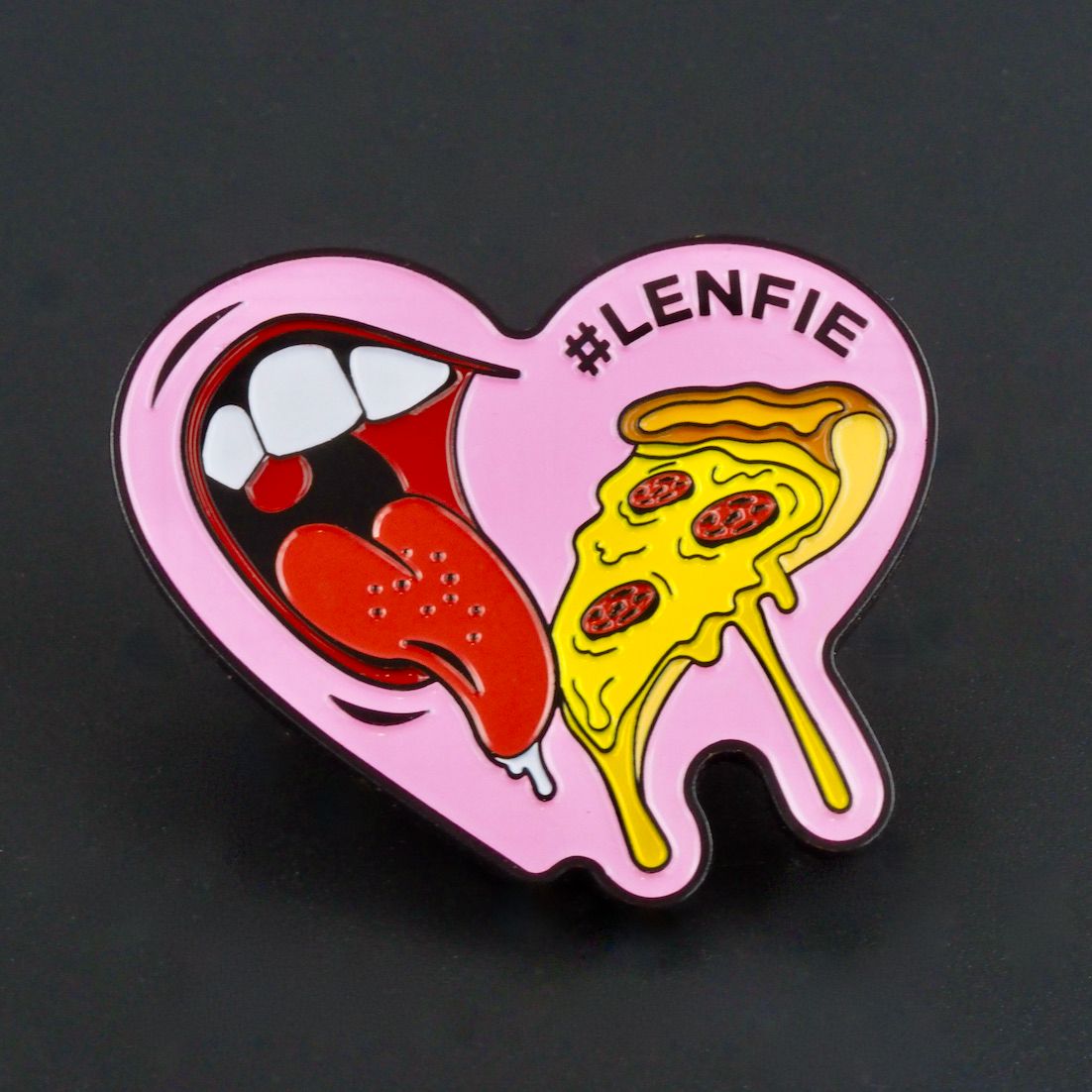 #Lenfie Pins, Mond met Pizzapunt