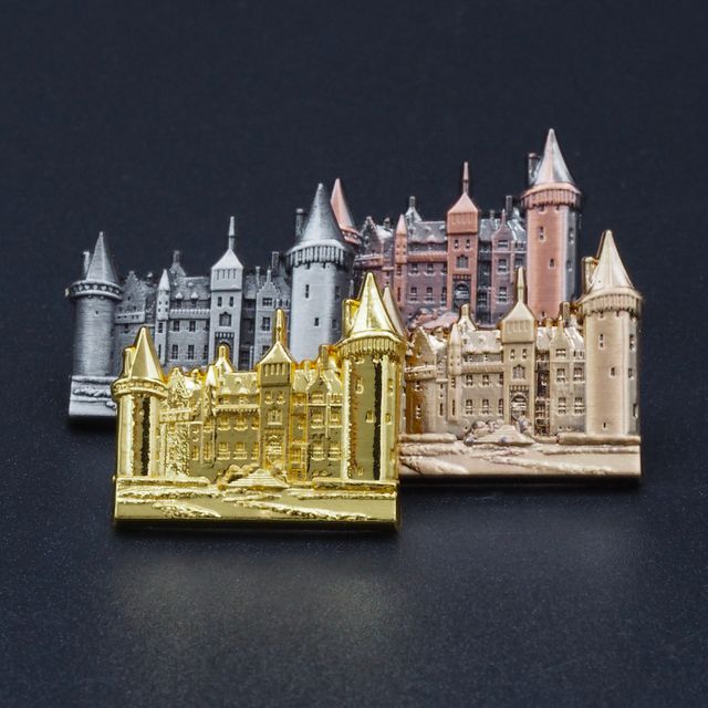 Kasteel de Haar, Koper 3-D Reliëf Pins in 4 kleuren verguldsel