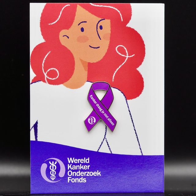 WKOF Lintje Pins op gift card, Speldje in de vorm van een ribbon