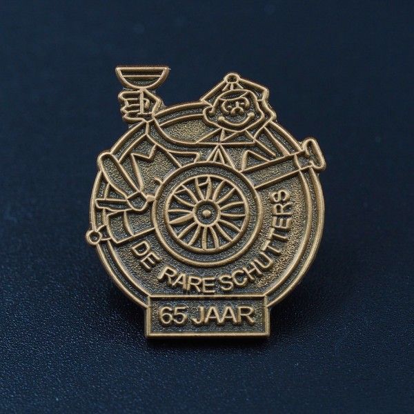 Koperen pins met 2D-reliëf schutters