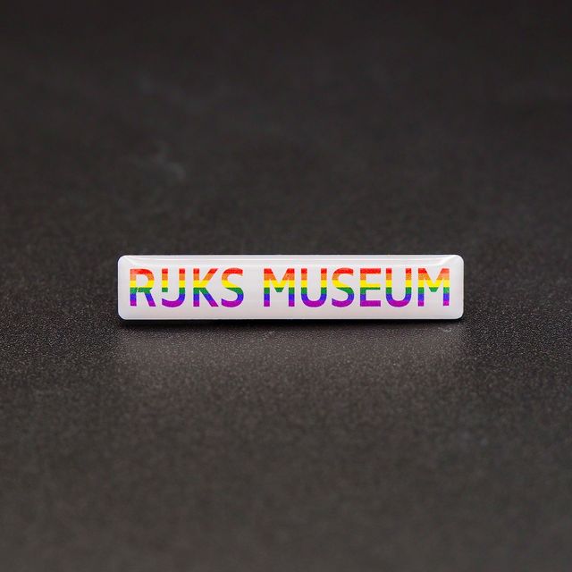 Pin's Passion-Rjks-Museum-Pride-Zijdeglans-Filmprint-Pins-Rechthoek