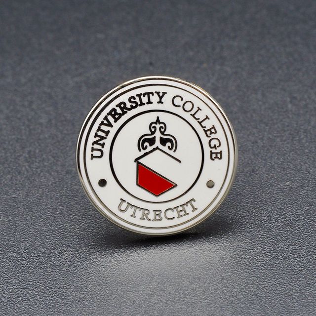Universiteit van Utrecht, Ronde Pins met Wapen