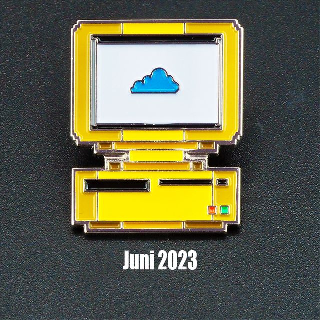Google Cloud Pins, Logo speld, Gele pc met cloud