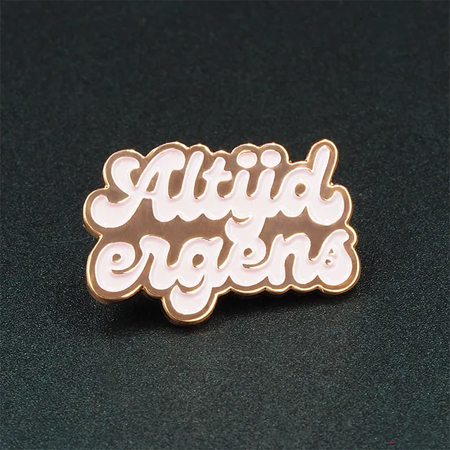 Altijd ergens Pins, roodkoper speldje
