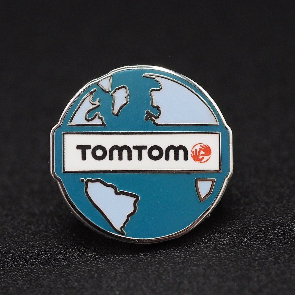 TomTom earth Pins met Pad-print