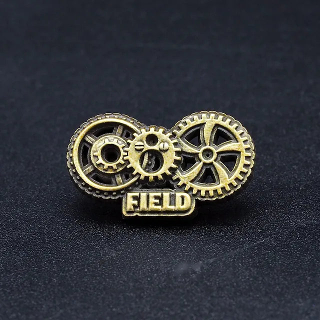 Field Pins - Koper 3-D Reliëf Speld