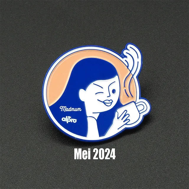 Alpro Madmum Pins, logo speldje, Pins van de maand mei