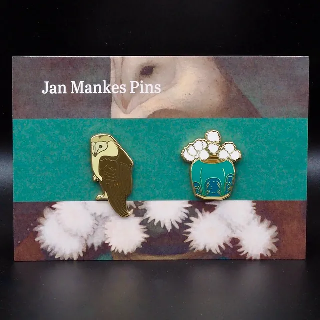 Grote uil op Scherm en Chrysanten in Gemberpot Pins zoals geschilderd door Jan Mankes op een Gift card van Museum MORE